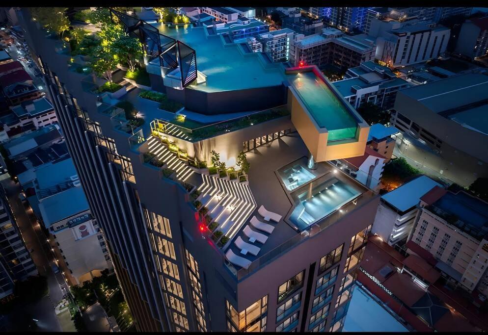 Apartment In Downtown And Rooftop Pool In Pattaya