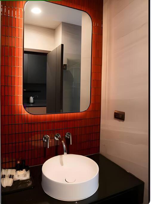In Downtown And Rooftop Pool In Appartement *