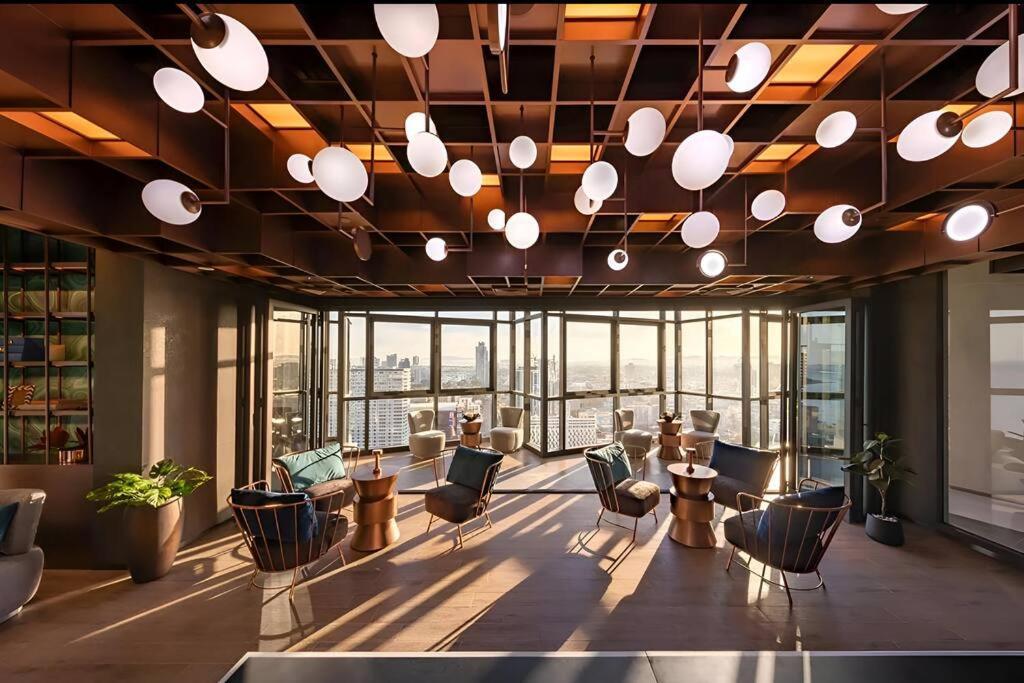 Appartement In Downtown And Rooftop Pool In